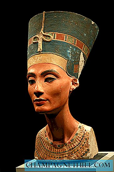 Berlijn - Nefertiti-tentoonstelling in het Neues-museum, tot 13 april 2013