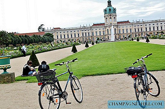 Berlin - Promenera genom trädgårdarna i slottet Charlottenburg