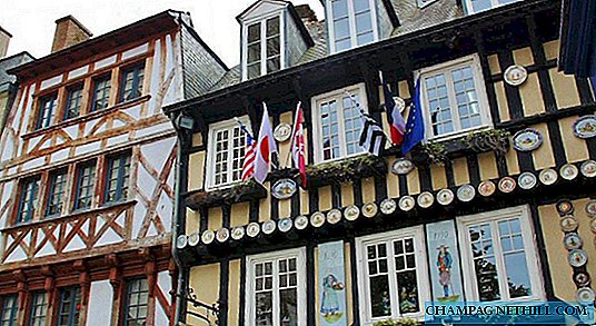 Brittany - Walk between half-timbered houses by the medieval Quimper