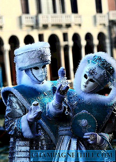 Hvordan delta på en kostyme ball på Carnivals of Venice 2011