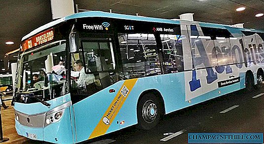 How to go by bus from Prat airport to Barcelona