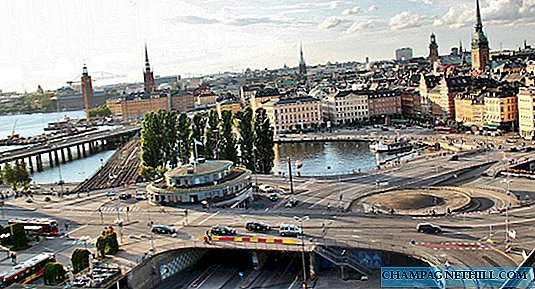 How to go up to the Katarina Elevator viewpoint to see panoramic views of Stockholm