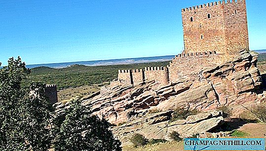 Cara melihat kastil Zafra, Game of Thrones di provinsi Guadalajara