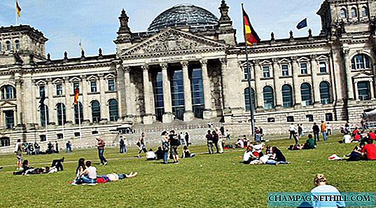How to visit the Reichstag for free and climb the dome of Norman Foster in Berlin