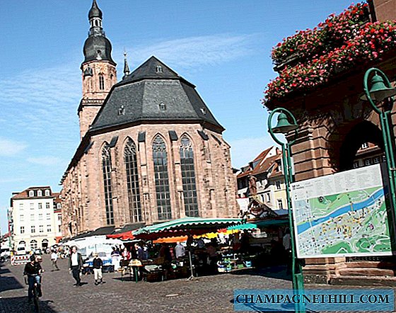 Heidelberg - Esta é a igreja do Espírito Santo na praça central do mercado