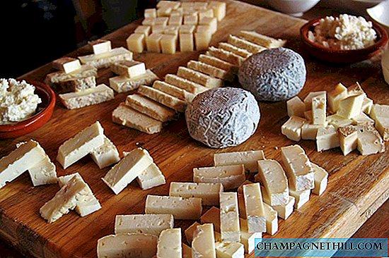 バリャドリッド-チーズがアラカルトクラフトの場合のカンタグッラス