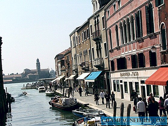 Visite a ilha de Murano na Lagoa Venetian, centro mundial do vidro artístico