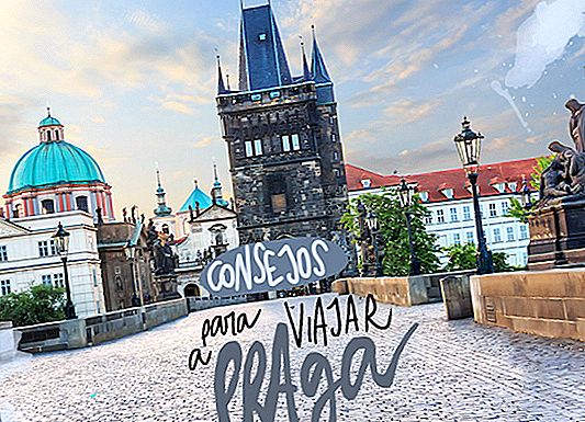TIPS FOR TRAVELING TO PRAGUE (AND NOT FALLING IT)