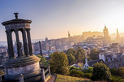 10 أماكن أساسية للزيارة في أدنبرة
