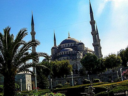 10 สถานที่สำคัญที่ควรเยี่ยมชมในตุรกี
