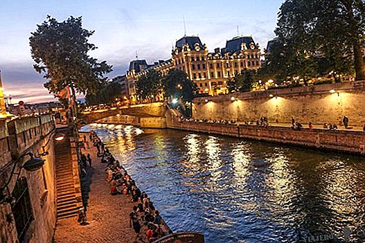 20 أماكن أساسية للزيارة في باريس