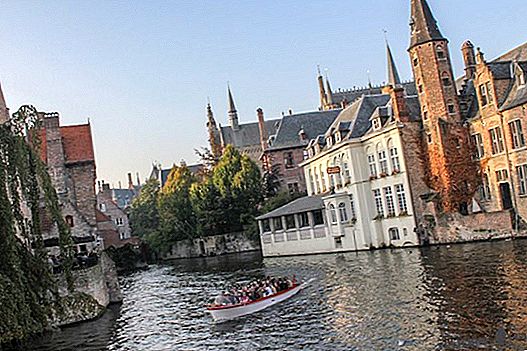 How to get from Brussels to Bruges (train or bus)