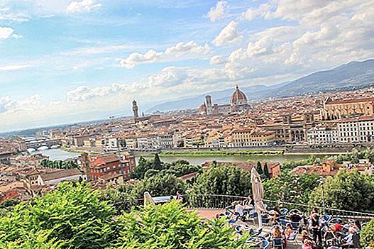 How to get from Florence airport to downtown