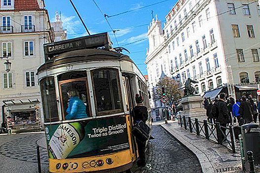 How to get from Lisbon airport to downtown