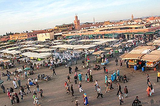 How to get from Marrakech airport to downtown