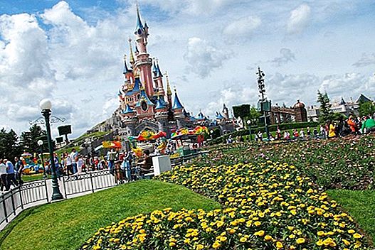 Comment se rendre à Disneyland Paris (train ou bus)