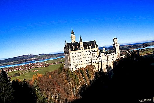 Schloss Neuschwanstein und besuchen Sie die Stadt Füssen