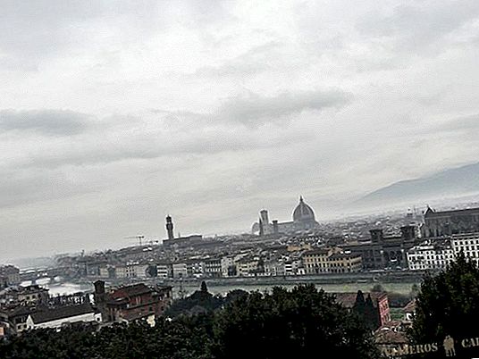 A legjobb kilátás nyílik Firenzére a Michelangelo térről