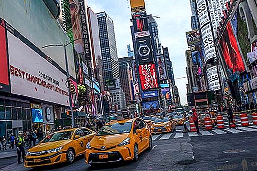 Times Square i New York og Empire State