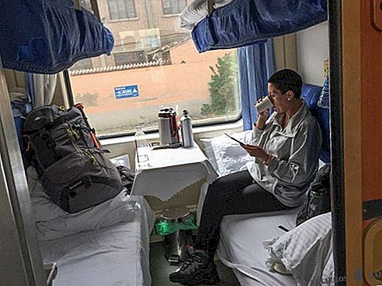 القطار من شنغهاي إلى لاسا