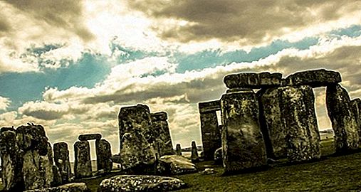 Lawati Stonehenge dari Salisbury